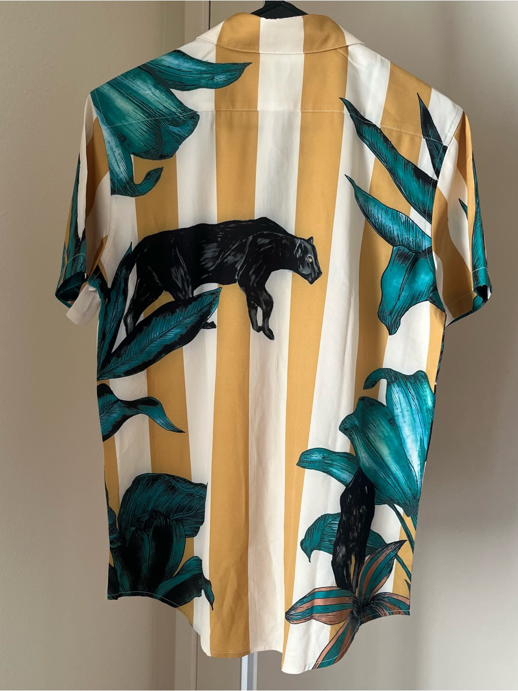 Mavrans Pantera Weekend Shirt Black Panther Floral Print Size S Nwt — image 5 of 8
